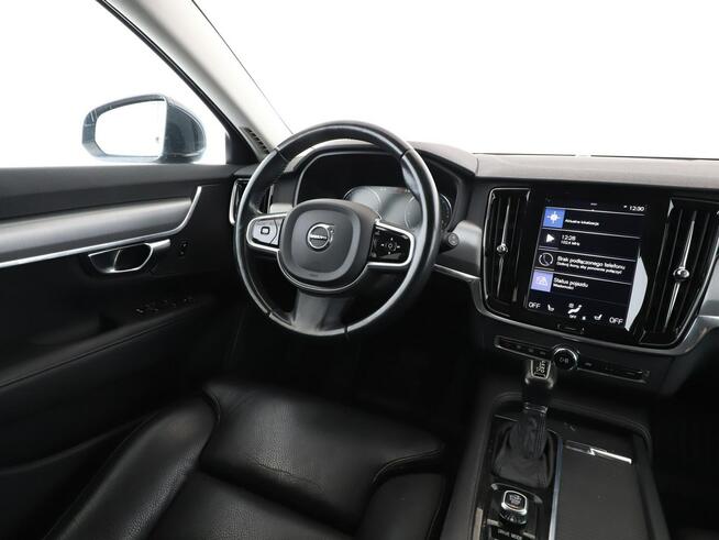 Volvo V90 Momentum automat skóra navi grzane fotele kamera tempomat LED
