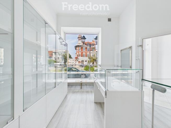 Lokal usługowy w ścisłym centrum - parter 69 m²