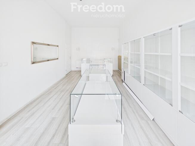 Lokal usługowy w ścisłym centrum - parter 69 m²