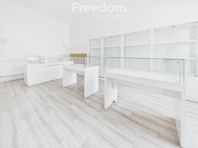 Lokal usługowy w ścisłym centrum - parter 69 m²
