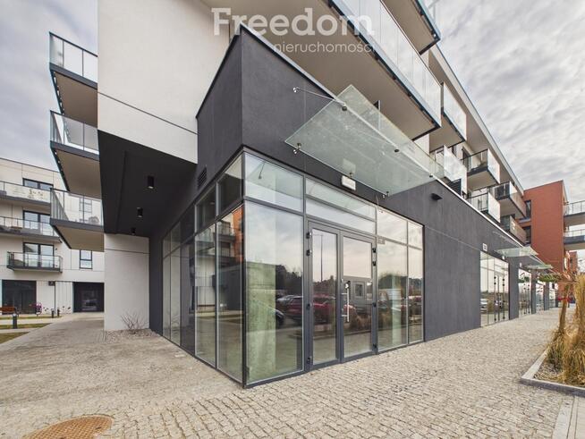 Duży lokal narożny 130 m² z witrynami - Rotmanka