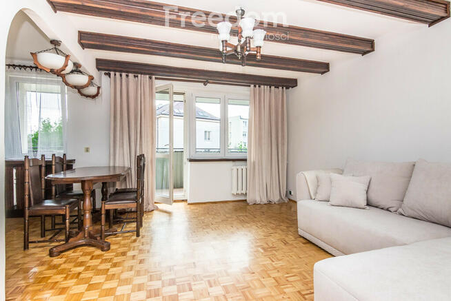 5-pokojowe mieszkanie 75,5 m² w centrum, blisko UM