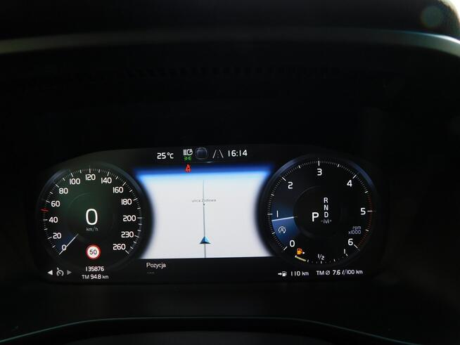 Volvo XC 40 z Gwarancją Kamera Panorama Dach Pakiet zimowy