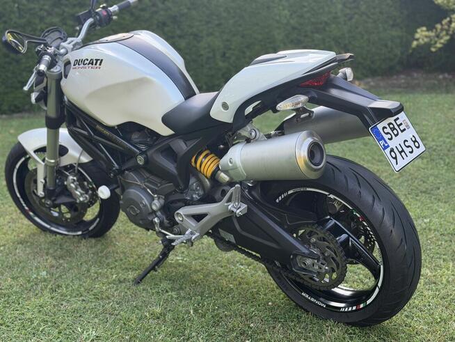 Ducati Monster 696