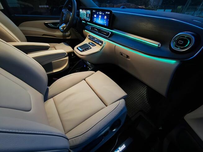 Mercedes-Benz V-Class Extra Long 2026 wynajem z kierowcą