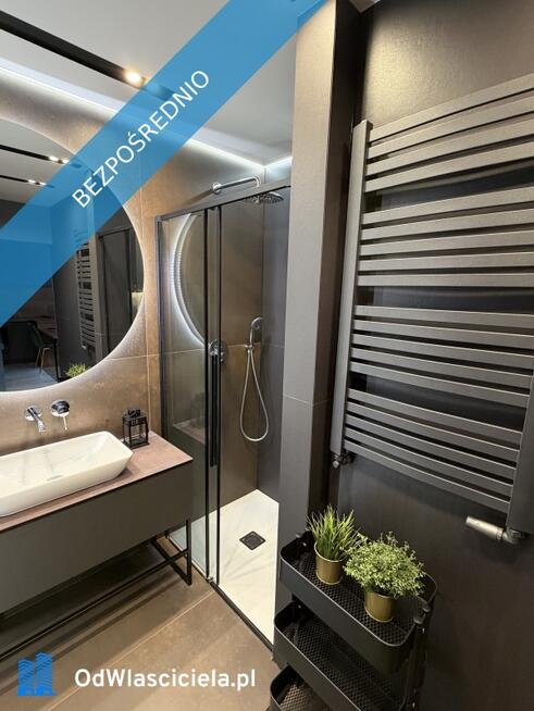 Luksusowy apartament w Browarach Warszawskich | Styl loftowy | Balkon na całej długości mieszkania