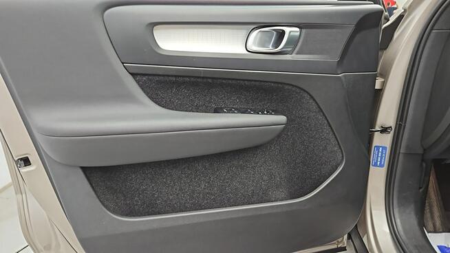 Volvo XC 40 Core aut ! Z Polskiego Salonu ! Faktura VAT !