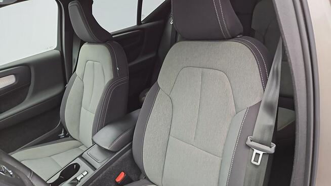 Volvo XC 40 Core aut ! Z Polskiego Salonu ! Faktura VAT !