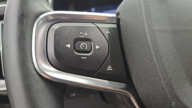 Volvo XC 40 XC40 B3 Plus Dark aut ! Z Polskiego Salonu ! Faktura VAT !