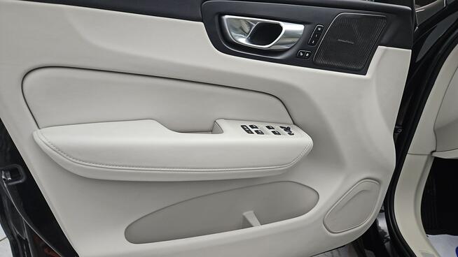Volvo XC 60 B4 D AWD Plus Bright aut ! Z Polskiego Salonu ! Faktura VAT !