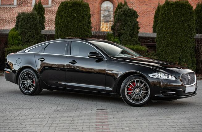 Jaguar XJ