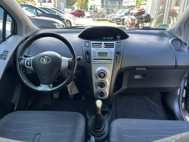 Toyota Yaris 1.3 1WŁ Oryginal Lakier Klima El szyby BEZ KOROZJI Stan BDB Bezwypadk