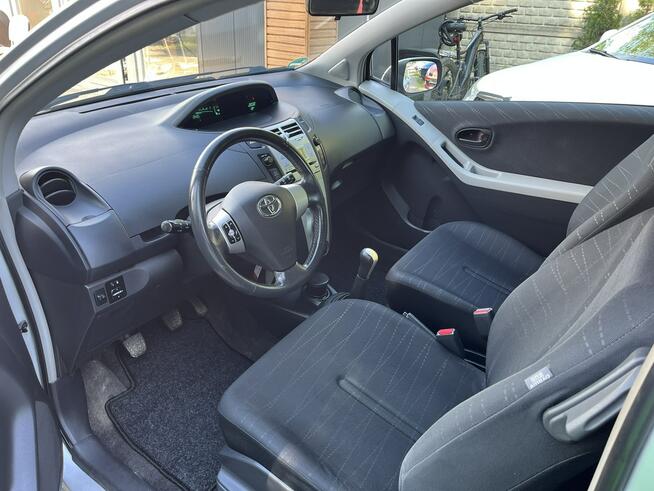 Toyota Yaris 1.3 1WŁ Oryginal Lakier Klima El szyby BEZ KOROZJI Stan BDB Bezwypadk