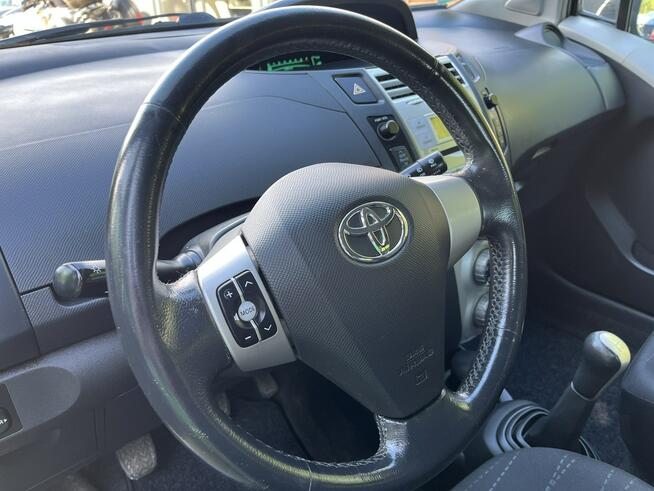 Toyota Yaris 1.3 1WŁ Oryginal Lakier Klima El szyby BEZ KOROZJI Stan BDB Bezwypadk