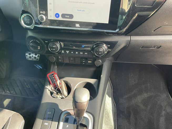 Toyota Hilux GR 4x4 JBL Wyciągarka Klimatronik Podgrzewanie Zabudowa 204KM
