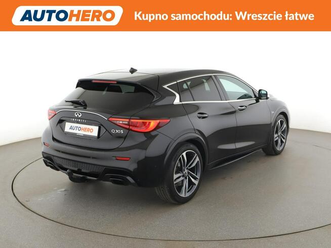 Infiniti Q30 AWD automat 210KM kamera360 navi grzane fotele
