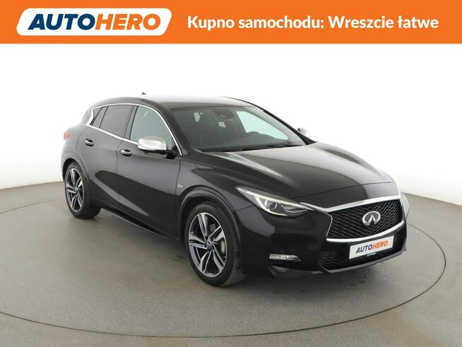 Infiniti Q30 AWD automat 210KM kamera360 navi grzane fotele