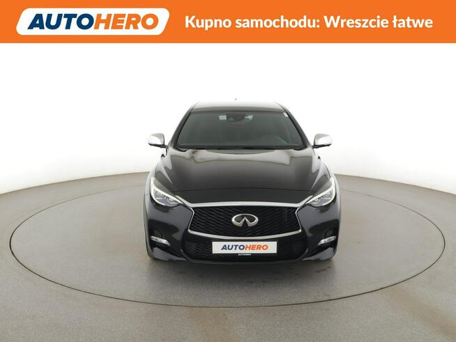Infiniti Q30 AWD automat 210KM kamera360 navi grzane fotele