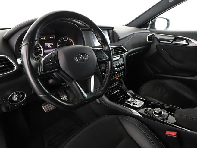 Infiniti Q30 AWD automat 210KM kamera360 navi grzane fotele