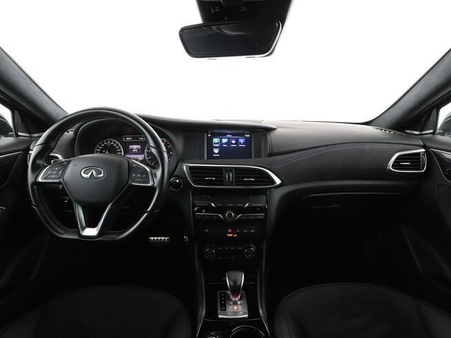 Infiniti Q30 AWD automat 210KM kamera360 navi grzane fotele