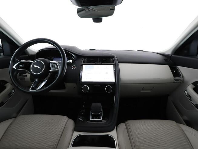 Jaguar E-Pace mHEV automat 4x4 skóra kamera360 LED ACC navi