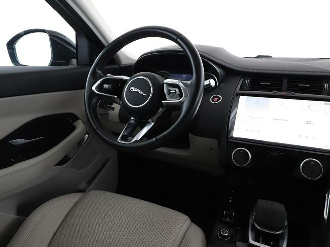 Jaguar E-Pace mHEV automat 4x4 skóra kamera360 LED ACC navi