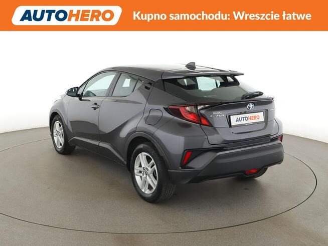 Toyota C-HR grzane fotele kamera ACC LED