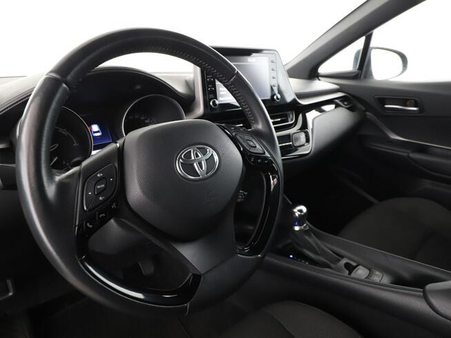 Toyota C-HR grzane fotele kamera ACC LED
