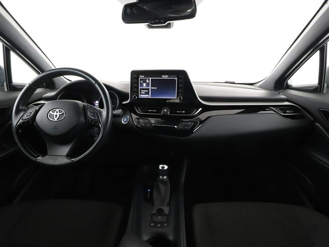 Toyota C-HR grzane fotele kamera ACC LED