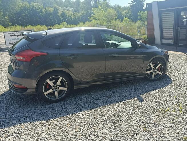 Ford Focus ST 2.0/250 PS Mały przebieg , serwisowany