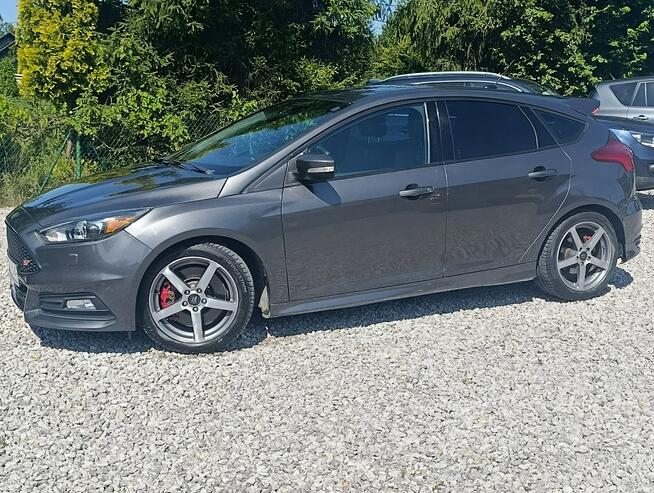 Ford Focus ST 2.0/250 PS Mały przebieg , serwisowany
