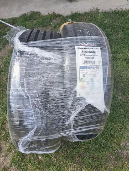 Opony letnie 2 sztuki nowe 215/55 R16