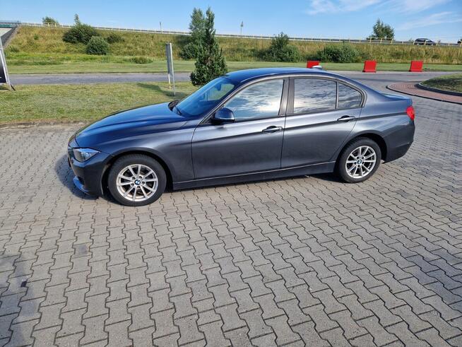 BMW Seria 3 318d Touring Blue Performance Sport Line