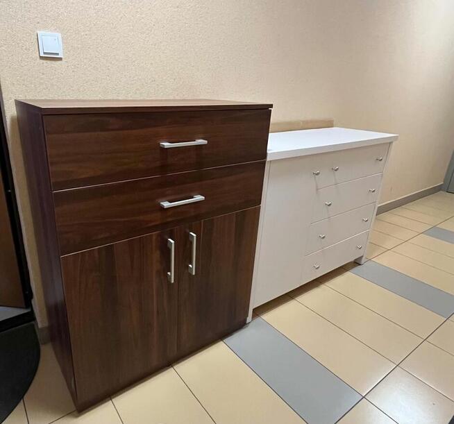 Sprzedam dwie solidne komody w bardzo dobrym stanie