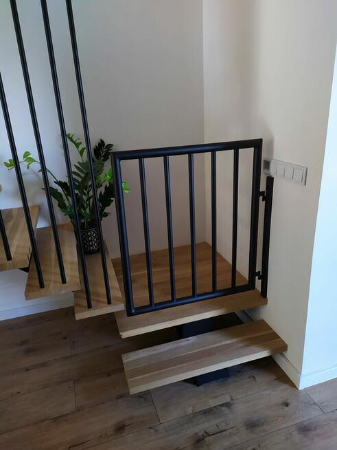 Przyjmę zlecenie na budowę i montaż balustrady