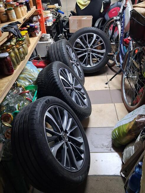Kola aluminiowe 17 z oponami do toyoty