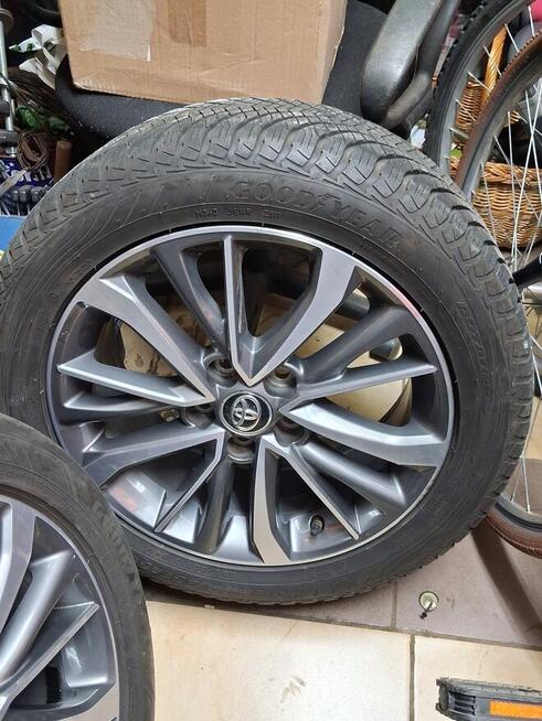 Kola aluminiowe 17 z oponami do toyoty