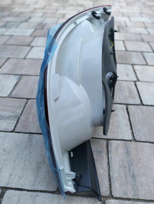 Lampa tylna KIA ceed 5drzwi (2006-2009)