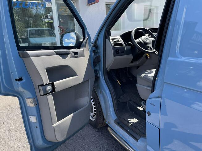 Volkswagen Transporter Trasporter T5 Bankowóz kuloodporny opancerzony 2015
