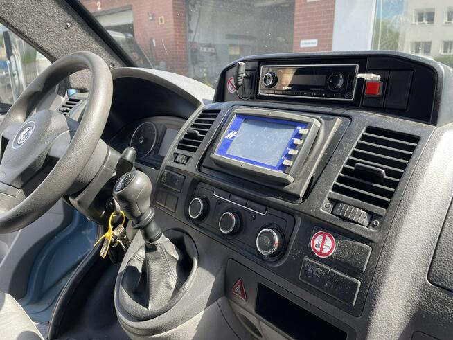 Volkswagen Transporter Trasporter T5 Bankowóz kuloodporny opancerzony 2015