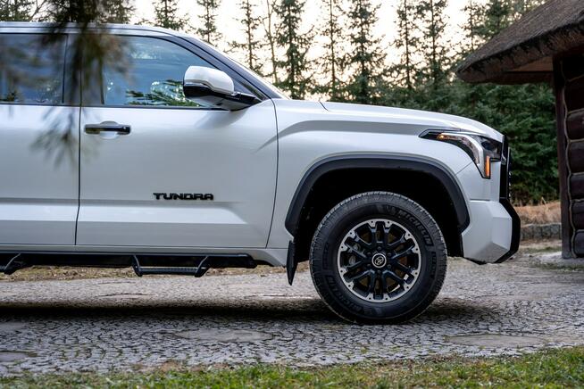 Toyota Tundra II Crewmax Platinum / TRD / 3.5 V6 389KM / 4x4 / Bezwypadkowy / 2023