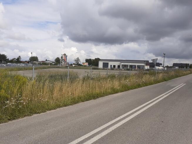 Działka z budynkiem handlowo-usługowym przy dk 60