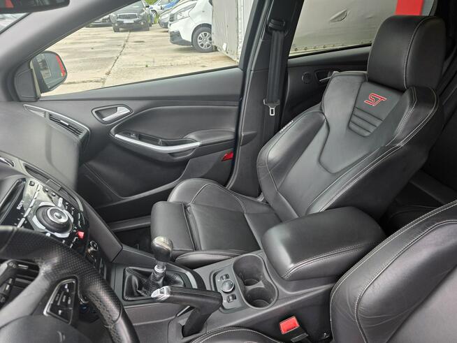 Ford Focus ST 2.0 250 KM | Recaro | Xenon | Navi | Sony | Kamera | Skóry