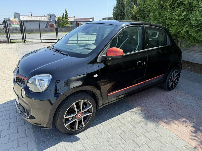 Renault Twingo Red Night