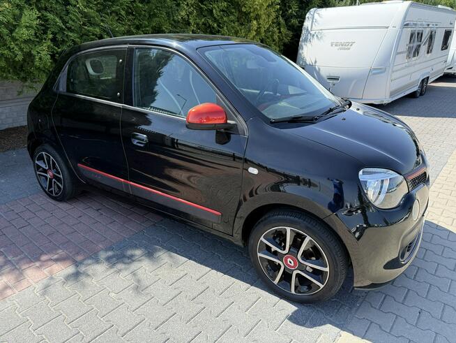 Renault Twingo Red Night