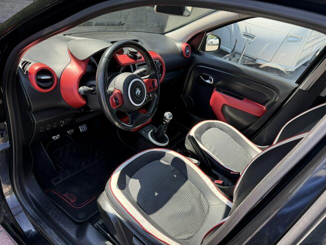Renault Twingo Red Night