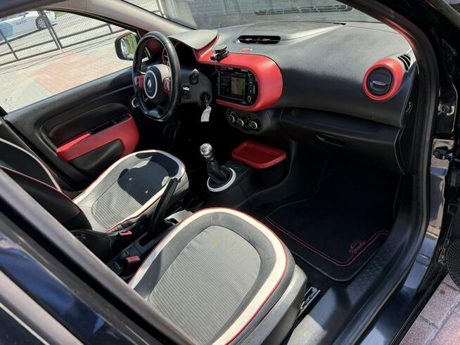 Renault Twingo Red Night
