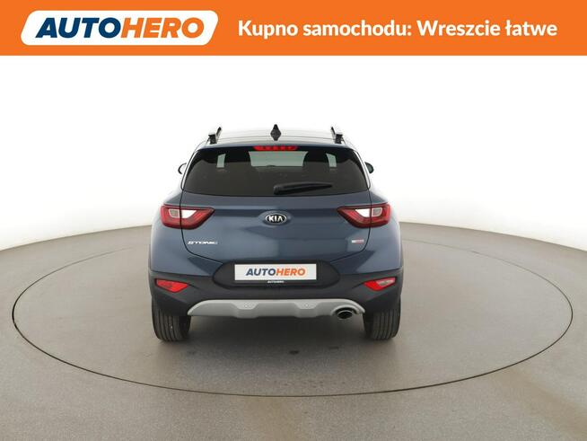 Kia Stonic klima auto navi kamera ic zujniki parkowania grzane fotele i kierownic