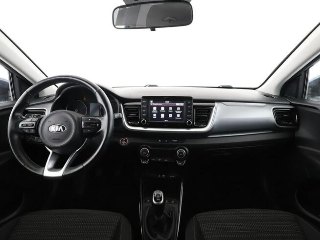 Kia Stonic klima auto navi kamera ic zujniki parkowania grzane fotele i kierownic