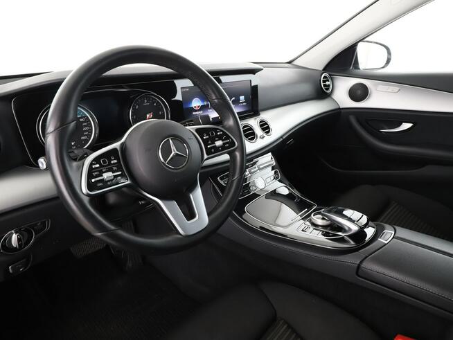 Mercedes E 200 led automat kamera navi grzane fotele pdc